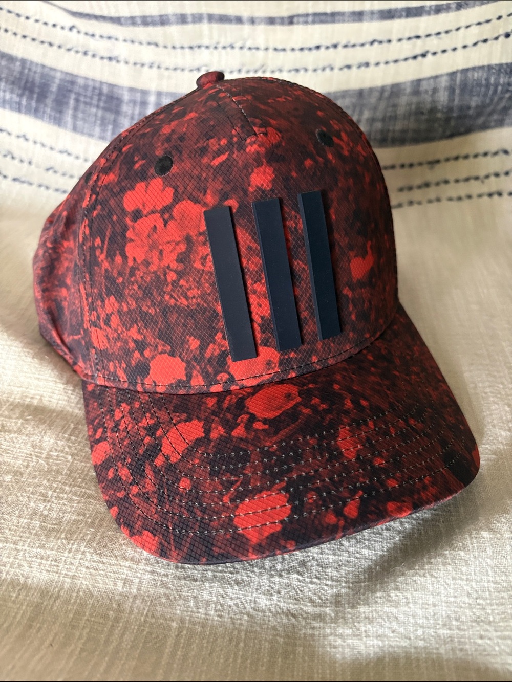 NWT ADIDAS 3-STRIPES PRINTED TOUR GOLF HAT